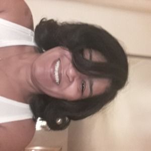 Meet your Posher, Yvette